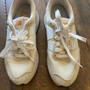 New Balance 237 Lace-Up Sneakers size 7